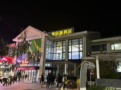 -窦店服务区-停车场