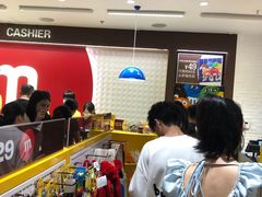 -m豆巧克力世界(上海世茂广场店)