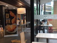 -麦当劳(展览路店)