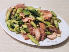 猪头肉拍黄瓜-老万饭馆