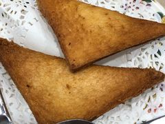 咖喱吞拿鱼角-喜莲咖啡