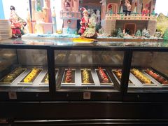 面包甜点陈列柜-都会尚膳·海鲜自助餐厅(重庆万豪酒店)