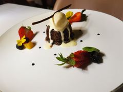 熔岩巧克力配香草冰淇淋-牛排家(北京长安街英皇集团中心店)
