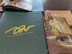 -Chom Cafe and Restaurant