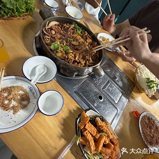 韩春四平纯羊烤肉