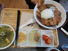 日出千层五花-熊吞·大碗丼烧肉饭(西市场嘉华店)