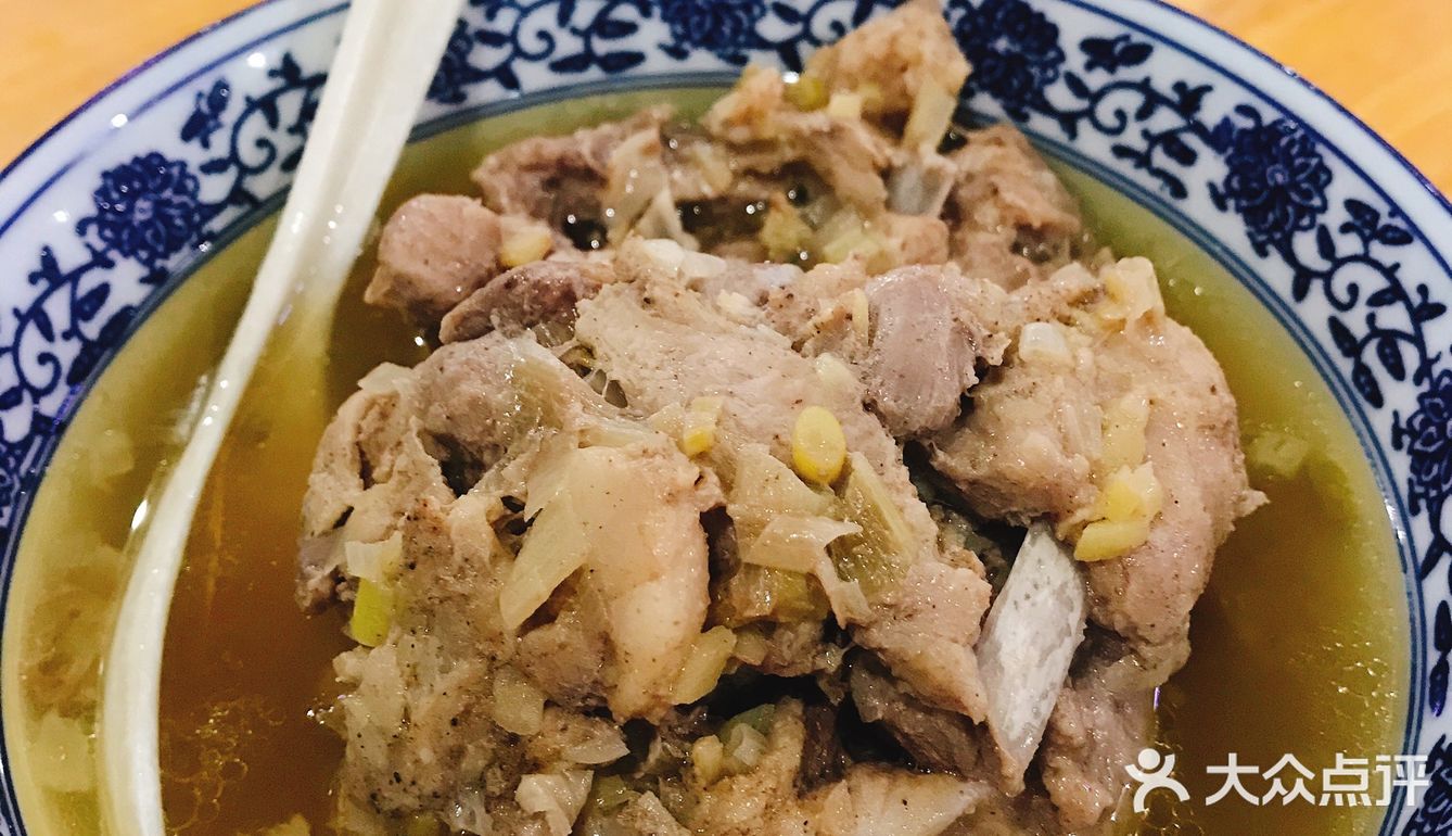枸杞叶第一次吃，有股清香，棒棒的。这个店在当地很受欢迎