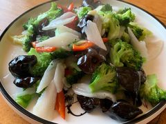 -虹海圣肉饼店家常菜馆