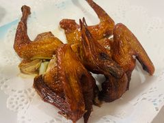 脆皮红烧乳鸽-惠爱餐厅