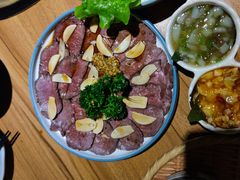 英国风情肉-炼火烤肉店