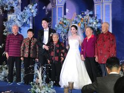 点击看大图 -GRACE KELLY婚纱与礼服(北京店)