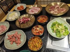 -臻牛烤肉
