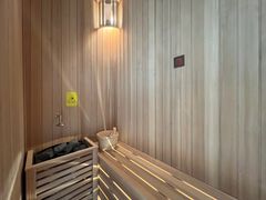 -深圳国际会展中心希尔顿酒店(前海华发冰雪世界店)