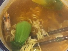 辛拉面-马路牙子烧烤音乐酒馆(望京店)