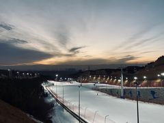 -采薇庄园四季滑雪场