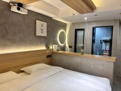 -闲隅江景艺术酒店(解放碑洪崖洞总店)