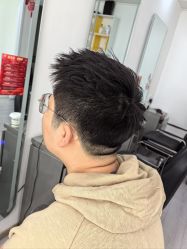 -LILI·HAIR SALON理理造型