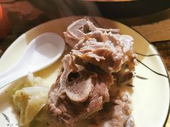 -虾弄弄海派小龙虾·牛羊蝎子火锅