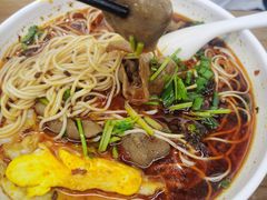 特色肥肠面-耙豌豆重庆小面