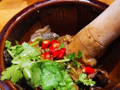 尖椒擂茄子-老滇山寨•云南特色菜•地方菜•民族风情歌舞表演(金碧店)