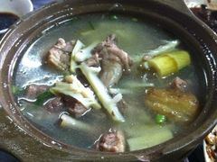 馄饨老鸭煲-老品芳