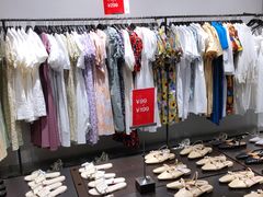 -URBAN REVIVO(七宝领展广场店)