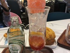 柚然自得的小美女-柠檬树茶餐厅(海雅缤纷城店)