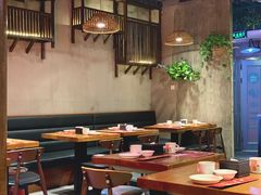 大堂-炉小二铜锅牛蛙•川湘菜(三里屯店)
