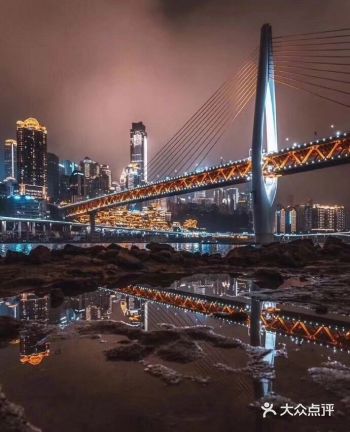 大剧院位于江北嘴码头，可以乘坐6号线外大剧院站下车