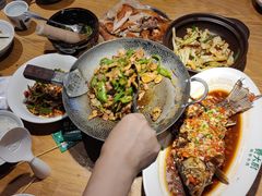 -费大厨辣椒炒肉(万家丽一店)