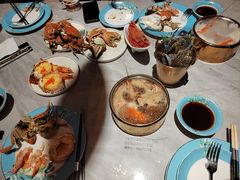 -雍容荟帝王蟹活龙虾展台自助(IFS黑金店)