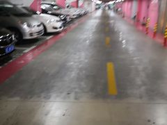 -上海七宝领展广场·地下停车场