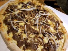 烤牛肉披萨-I HOLIC艾豪丽披萨(KKone店)