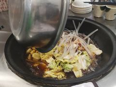 -粘豆包柴火铁锅炖