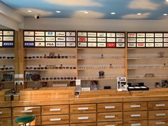 -豪门视光·星趣控·蔡司依视路眼镜代理商(中央大街店)