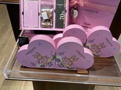 -Laderach 莱德拉(上海环贸iapm店)
