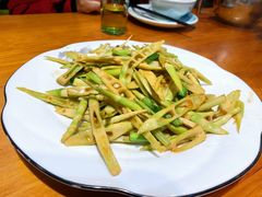 素炒小笋-梁姐啤酒鱼(兴坪古镇店)