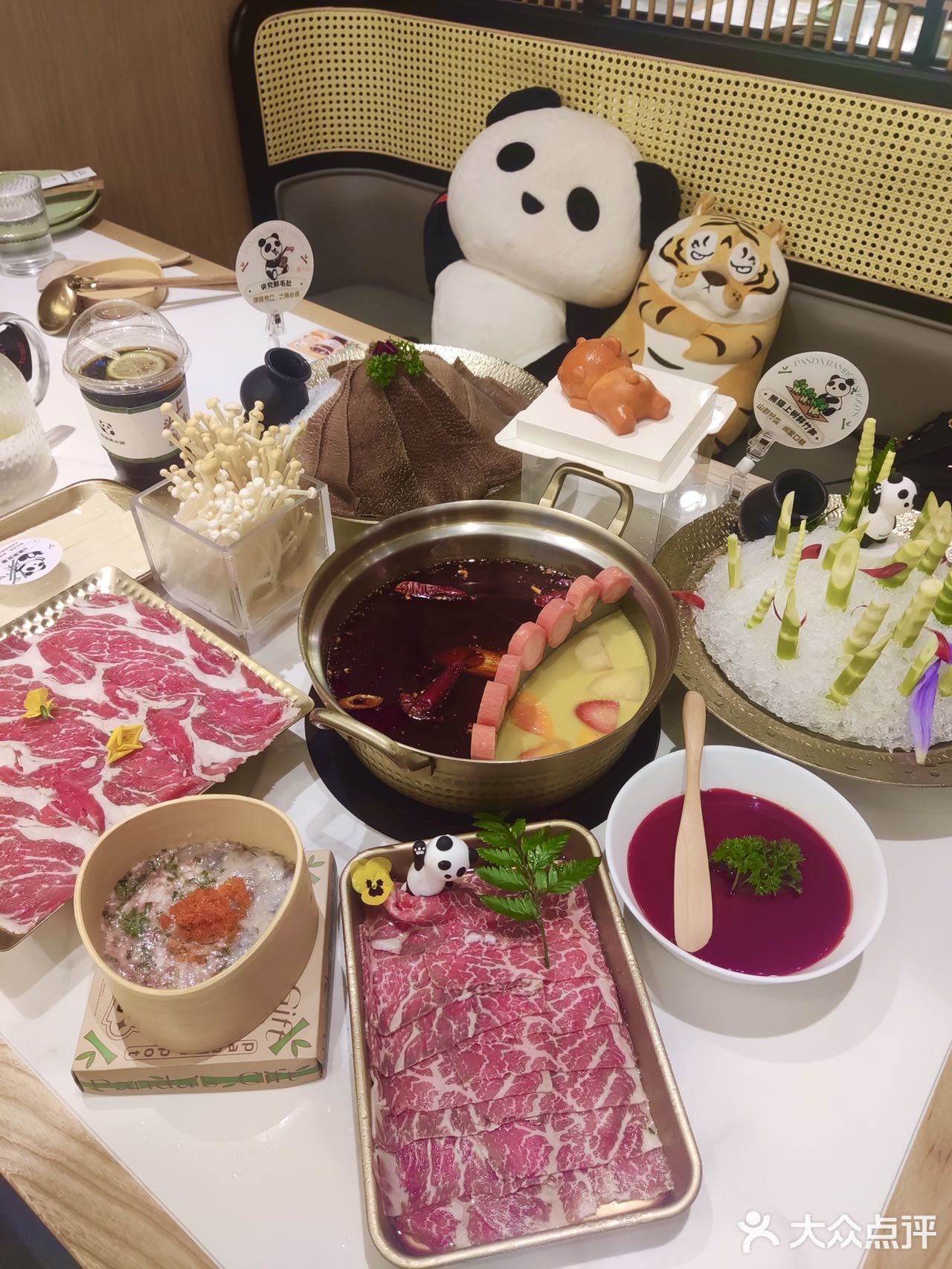 🐼🐼🐼熊猫烫🔥喊你过来吃火锅啦