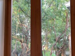 -Chom Cafe and Restaurant