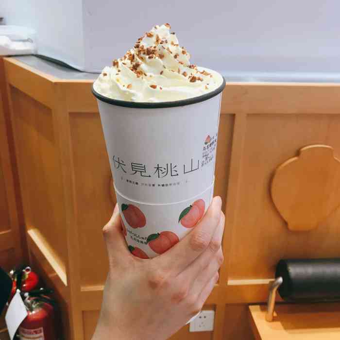 说实话伏见桃山真的只是卖了个颜值,单针对这款饮品来说乌龙茶的味道