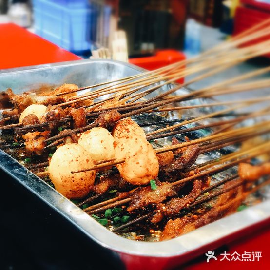 八婆麻辣烫(玫瑰园九区店)