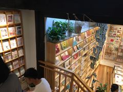 -猫的天空之城概念书店(杭州南宋御街店)