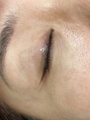 -一个差评成就的纹眉店