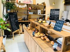 -沁屋面包店(人民东路店)