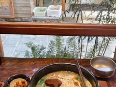 -银米·云南传统过桥米线(双廊黑金冠店)