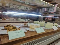 面包甜点陈列柜-fishtank鱼缸咖啡(三山街店)