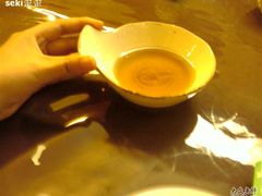 有柄的茶碗-洪齐林老镇