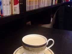 奶茶18元-钟书阁(松江泰晤士小镇店)