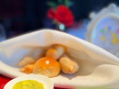 -弦月窗LUNETTE BY AMANDA(复兴路店)