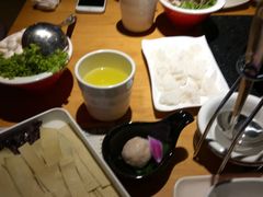 -洪氏嗨捞·广东猪肚鸡·椰子鸡火锅(西咸万象城店)